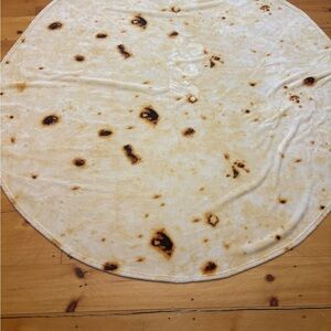 🫓 Giant Tortilla Blanket  70 inches Round